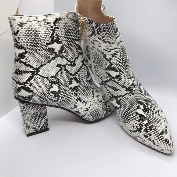 WetKiss Snake Skin Boots With Chunky Block Mid Heels  Size 10 - Picture 3 of 10